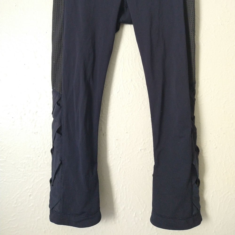 Lululemon Var City Naval Blue Iridescent Multi Crop Leggings - Picture 10 of 16